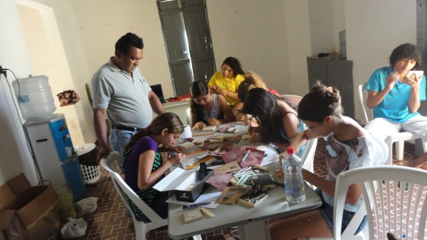 QUIXERAMOBIM É CONTEMPLADO COM OFICINAS DE XILOCORDEL