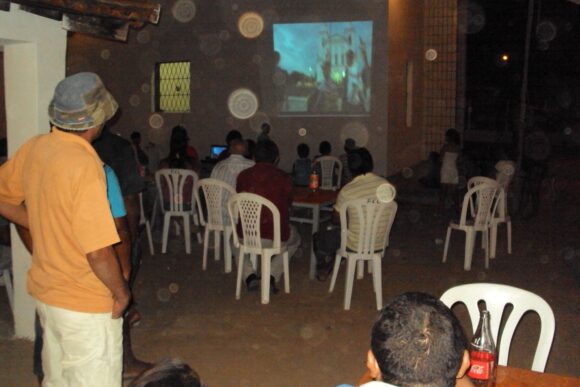 CINECLUBE IPHANAQ REALIZA EXIBIÇÃO DURANTE OS FESTEJOS DA PADROEIRA DA COMUNIDADE DE LAJES