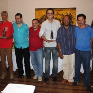 Exposição fotográfica, lançamento de grupo de leitura e entrega de comenda marcam a primeira noite do evento