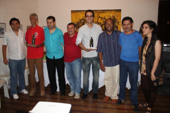 Exposição fotográfica, lançamento de grupo de leitura e entrega de comenda marcam a primeira noite do evento