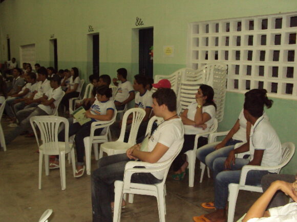 CINECLUBE IPHANAQ REALIZA PELA 4ª VEZ EXIBIÇÃO DE CINEMA EM NENELÂNDIA