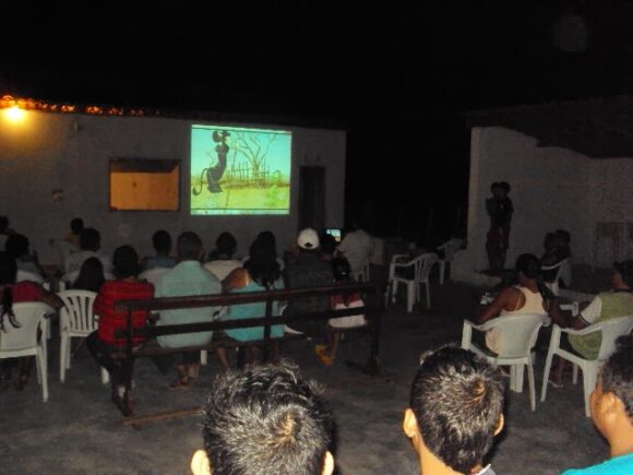 CINECLUBE IPHANAQ REALIZA EXIBIÇÃO NA COMUNIDADE DE COQUE DURANTE OS FESTEJOS DA PADROEIRA