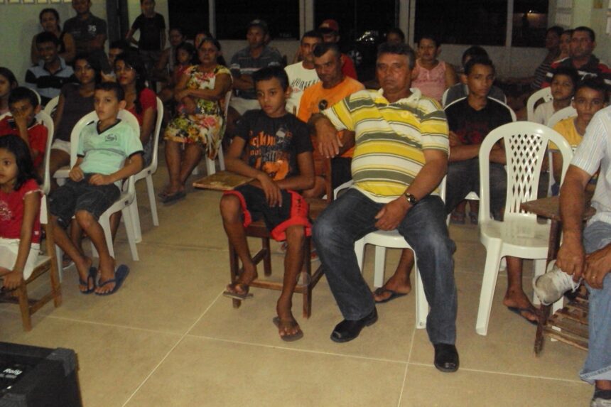 ASSENTAMENTO CARQUEJA RECEBE EXIBIÇÃO DO CINECLUBE IPHANAQ