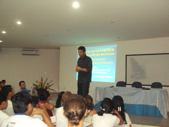 LICEU DE QUIXERAMOBIM INICIA CICLO DE PALESTRA DE PREPARAÇÃO PARA O ENEM COM RENATO ROSENO
