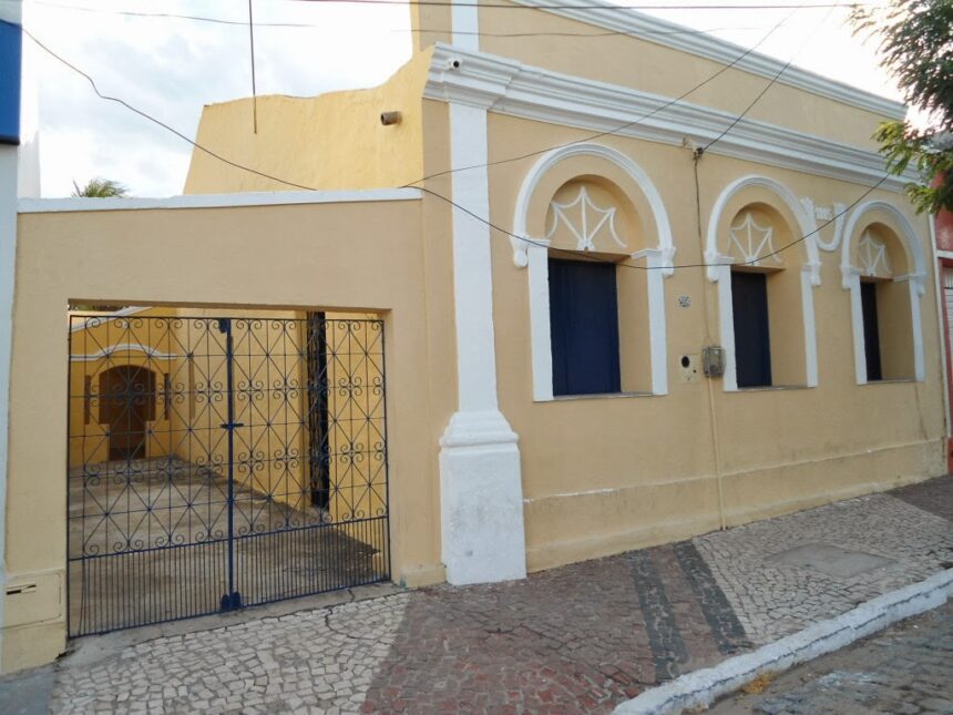 Entidades debatem uso adequado da área de edificações em torno da Casa Antônio Conselheiro