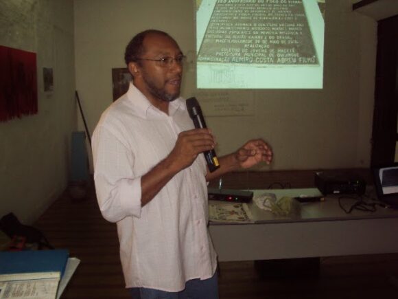 42º Papo Cultural: Professor Neto Camorim exibe imagens de visita feita este mês aos Sertões de Canudos